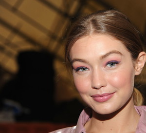 Gigi Hadid w botkach popularnej sieciówki. Za niecałe 200 zł może być też Wasze!