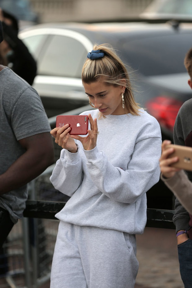 A wszystko to rejestrowała jego narzeczona, Hailey Baldwin.