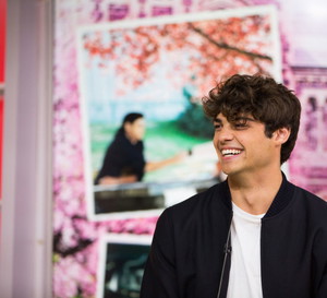 Noah Centineo zagra w nowej wersji kultowego filmu! To będzie jego debiut na wielkim ekranie