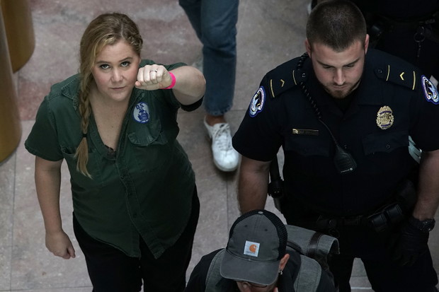 Sędzia Brett Kavanaugh jest oskarżony o molestowanie seksualne.