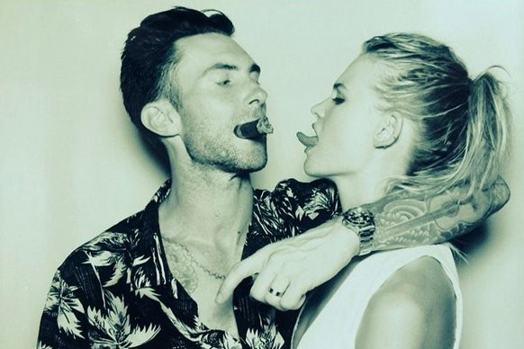 Behati Prinsloo pojawi się na tegorocznym pokazie Victoria’s Secret po 2-letniej przerwie związanej z narodzinami córek.