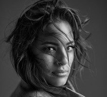 Ashley Graham została właśnie twarzą lini Violeta marki Mango!