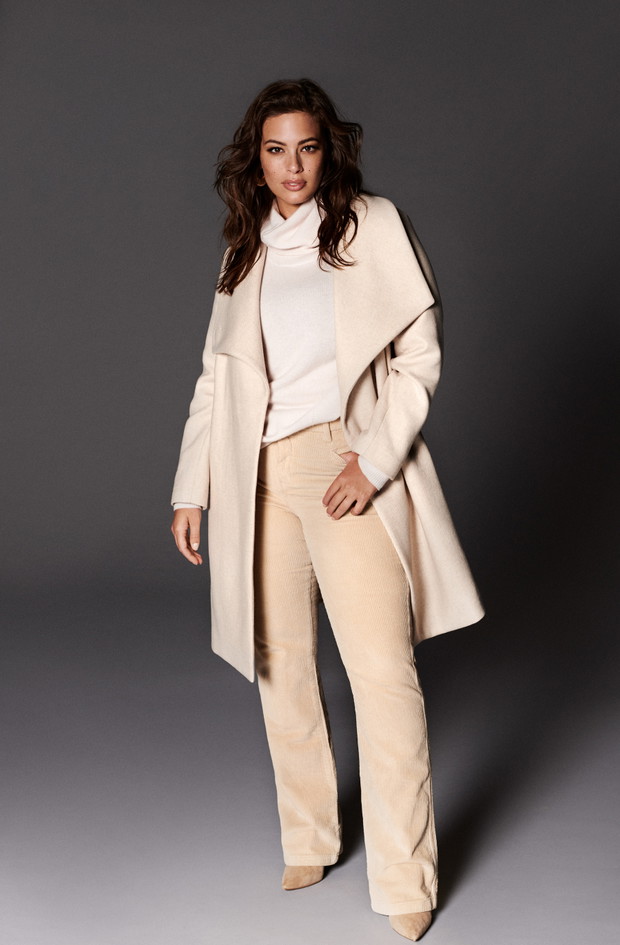 Ashley Graham w kampanii Violeta by Mango na jesień-zimę 2018.