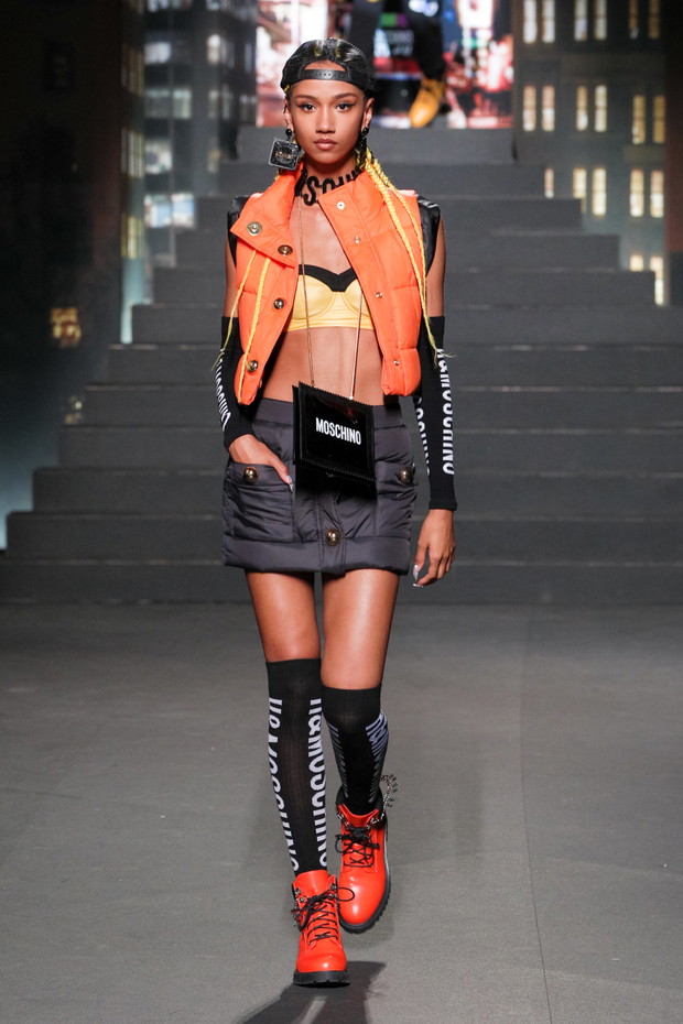 Pokaz kolekcji H&M x Moschino - Aiden Curtiss