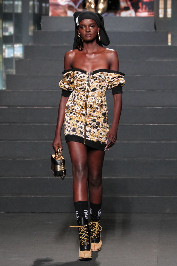 Pokaz kolekcji H&M x Moschino - Duckie Thot