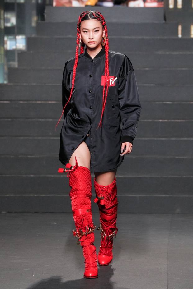 Pokaz kolekcji H&M x Moschino - Hoyeon Jung