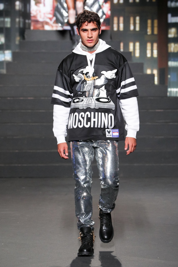 Pokaz kolekcji H&M x Moschino - Jhona Burjack