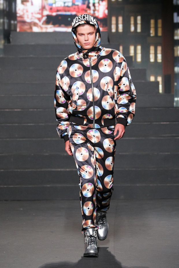 Pokaz kolekcji H&M x Moschino - Jordan Barrett