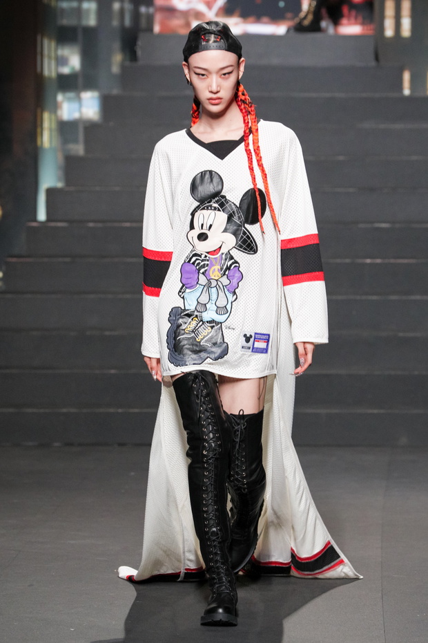 Pokaz kolekcji H&M x Moschino - Sara Choi