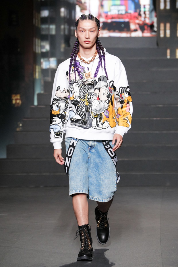 Pokaz kolekcji H&M x Moschino - Zheng