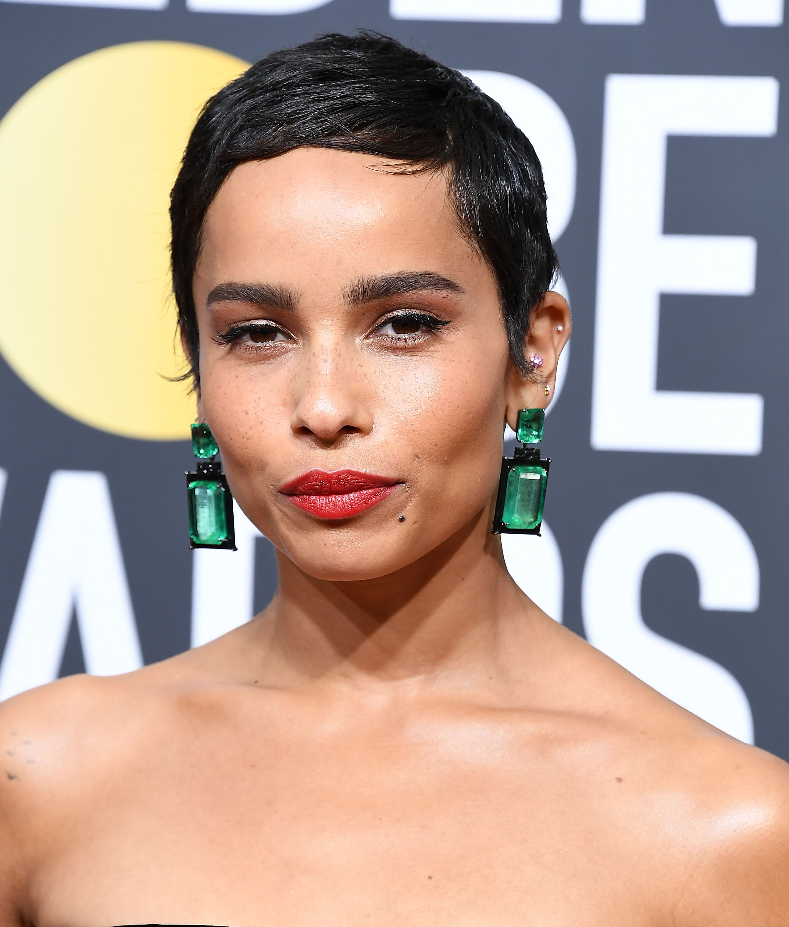 Zoe Kravitz i amerykańskim aktor Karl Glusman przed zaręczynami spotykali się przez 2 lata.