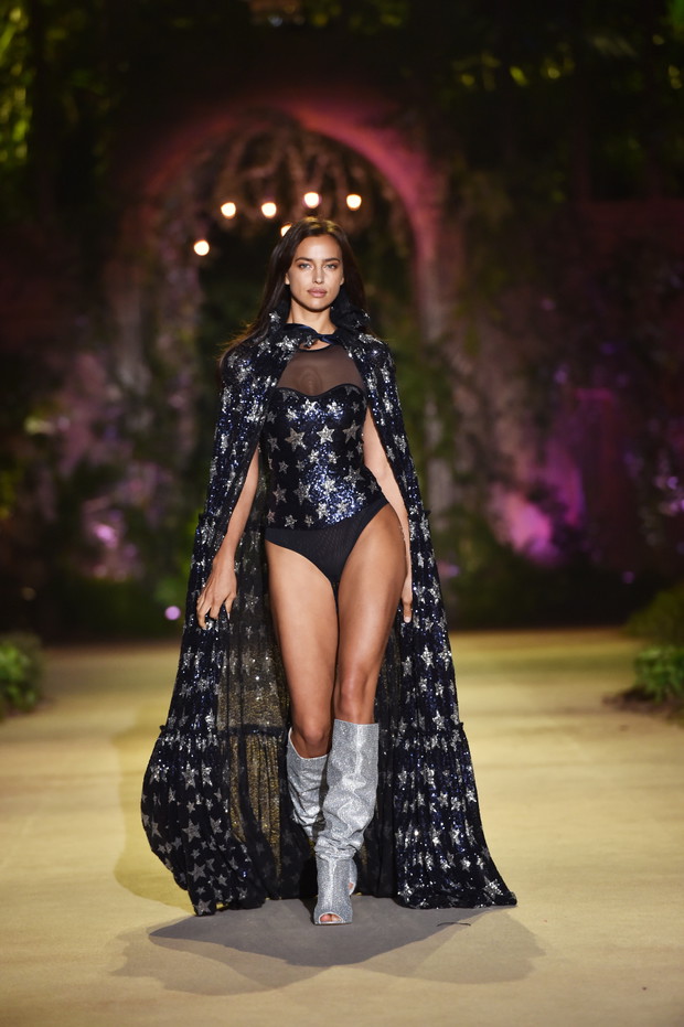 Irina Shayk otworzyła i zamknęła pokaz Intimissimi „Enchanted Forest”