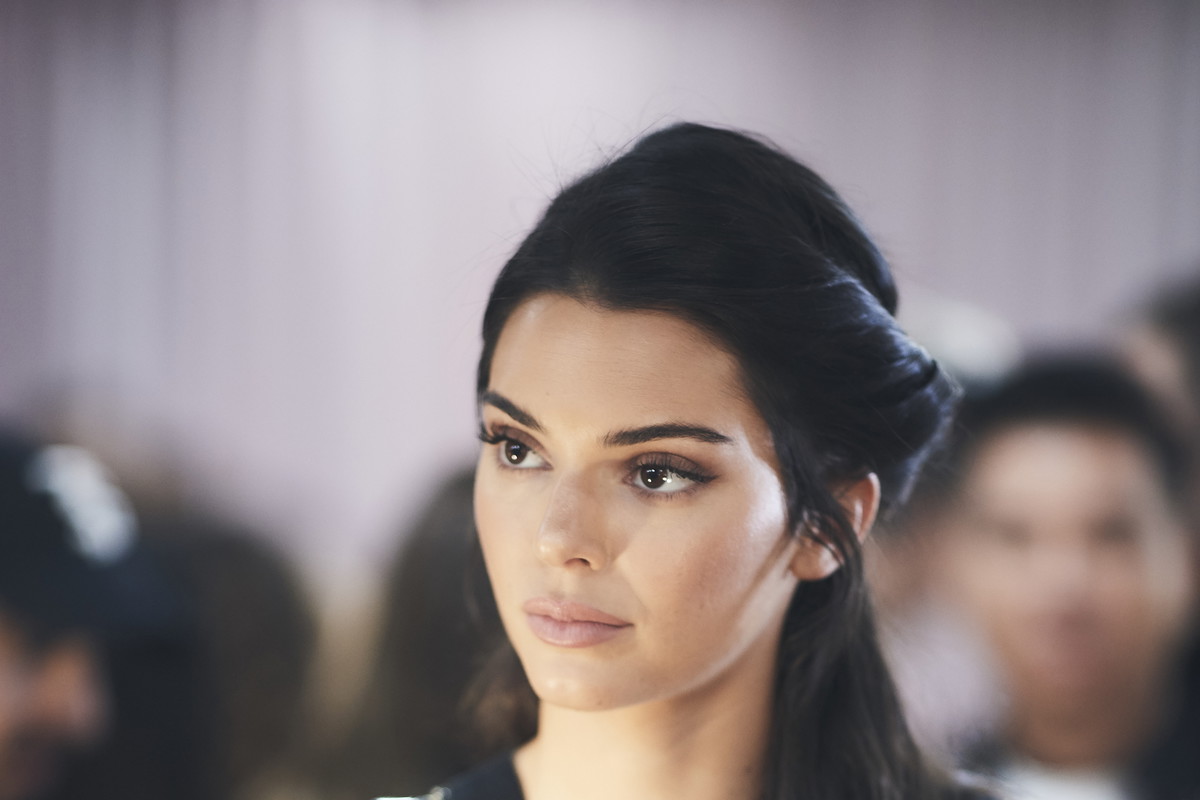 Kendall Jenner zapytana o to, która z jej sióstr, przedstawicielek klanu Kardashian-Jenner ma zadatki na Aniołka VS, bez wahania odpowiada, że wszystkie. Ale wskazuje, że jedna z nich ta rola jest po prostu pisana. Zgodzicie się z jej wyborem?