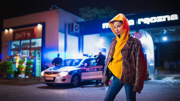 Kadr z serialu „Zawsze warto” z Julią Wieniawą, Weroniką Rosati i Katarzyną Zielińsk