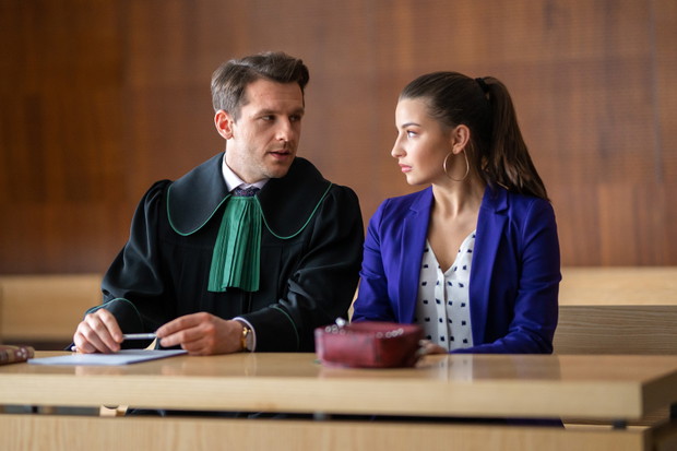 Kadr z serialu „Zawsze warto” z Julią Wieniawą, Weroniką Rosati i Katarzyną Zielińsk