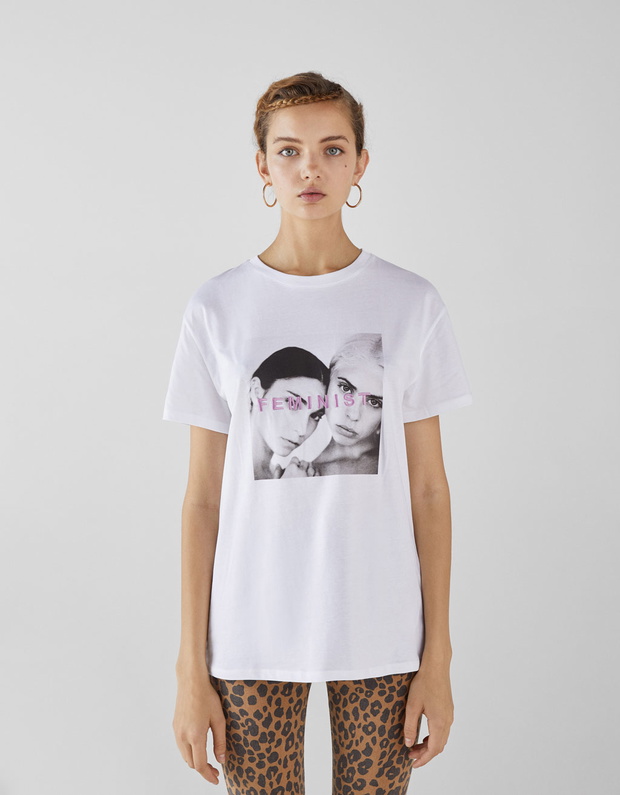 T-shirt Bershka z napisem FEMINIST wykonany z bawełny organicznej, 39,90 zł