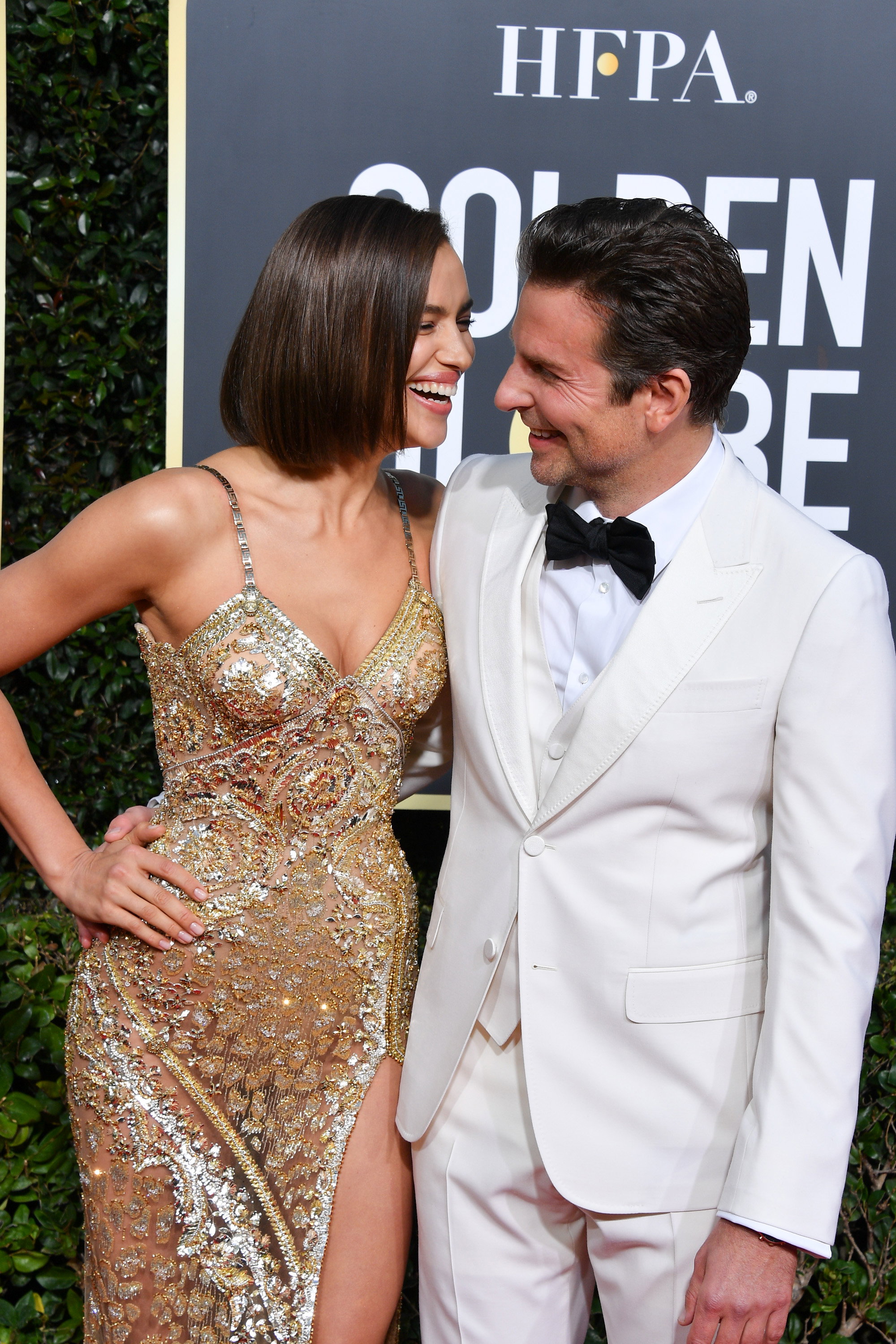 Irina Shayk i Bradley Cooper okrzyknięci zostali najpiękniejszą parą gali Złote Globy 2019
