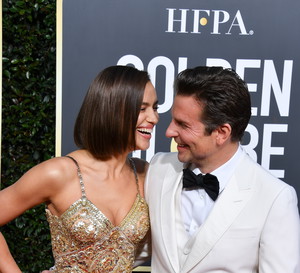 Irina Shayk i Bradley Cooper okrzyknięci zostali najpiękniejszą parą gali Złote Globy 2019