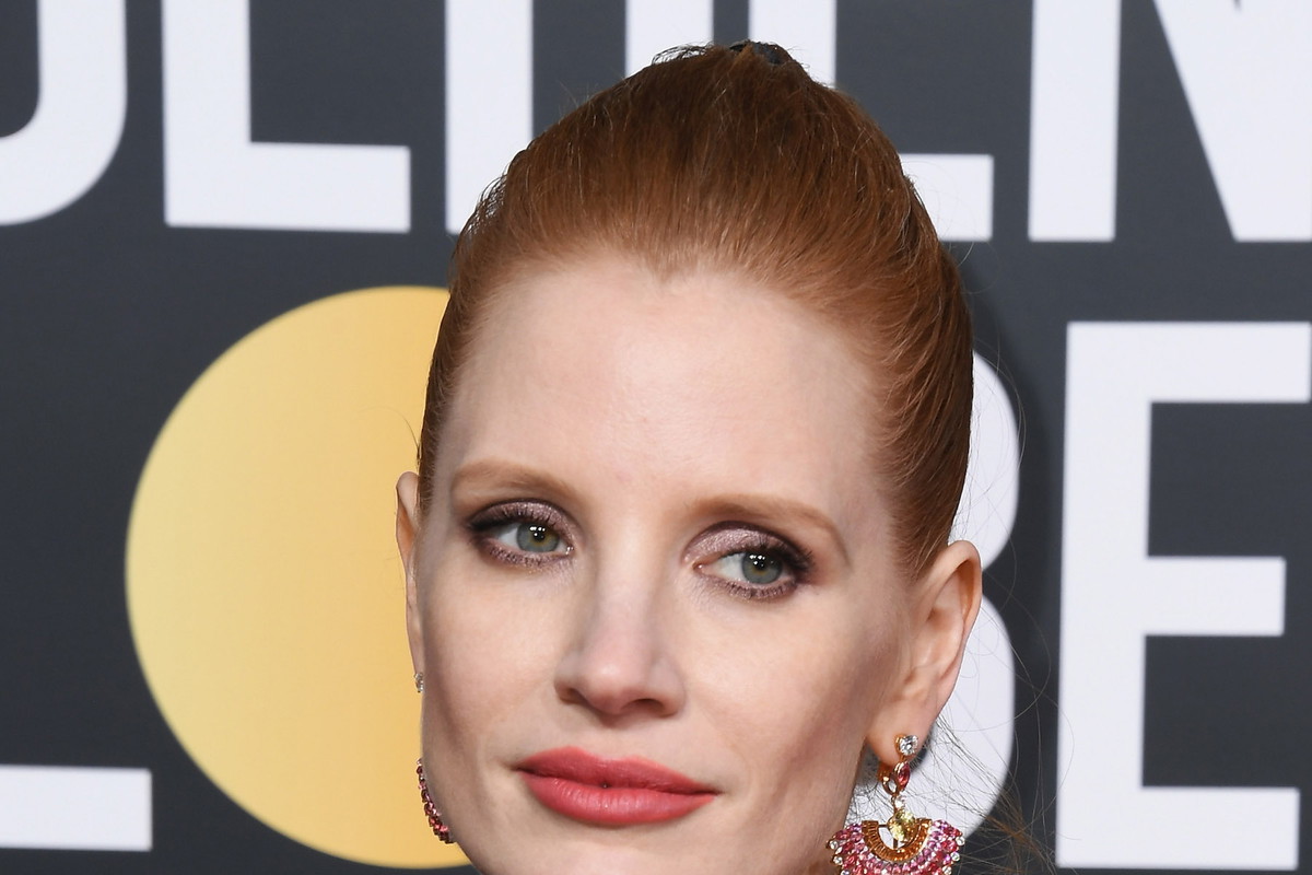 Jessica Chastain jest pierwszą gwiazdą, która na czerwony dywan założyła kreację Riccardo Tisciego dla Burberry