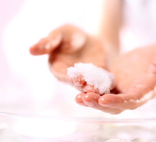 Peeling do rąk – jakie są rodzaje i czy warto go stosować