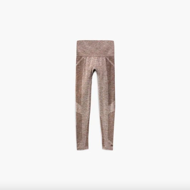 Legginsy beżowe z kolekcji Reebok x Victoria Beckham, 499 zł
