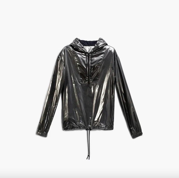 Srebrna kurtka z kolekcji Reebok x Victoria Beckham, 999 zł