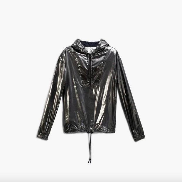 Srebrna kurtka z kolekcji Reebok x Victoria Beckham, 999 zł