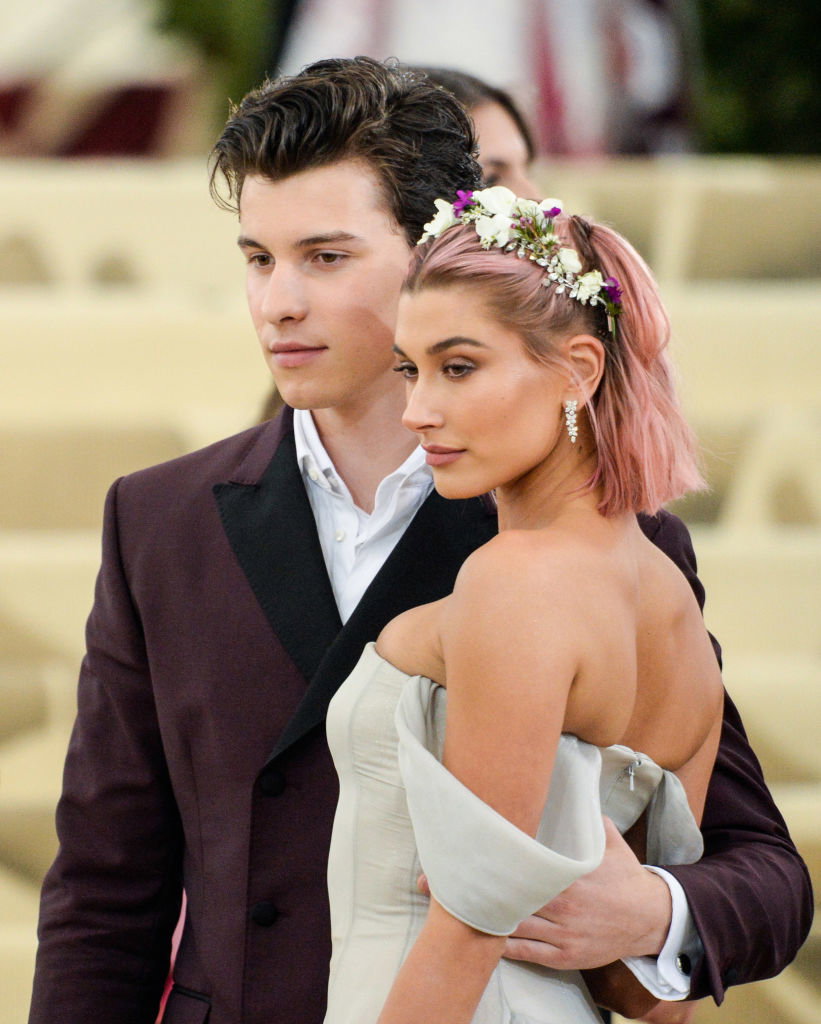 Shawn Mendes lajkuje zdjęcia Hailey na Instagramie Justina. Bieber nie omieszkał tego skomentować!