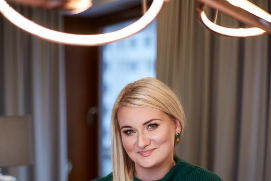 Karolina Cwalina-Stępniak: PCC ICF Coach, autorka projektów rozwojowych oraz CEO Platformy Online - www.wszystkozaczynasiewglowie