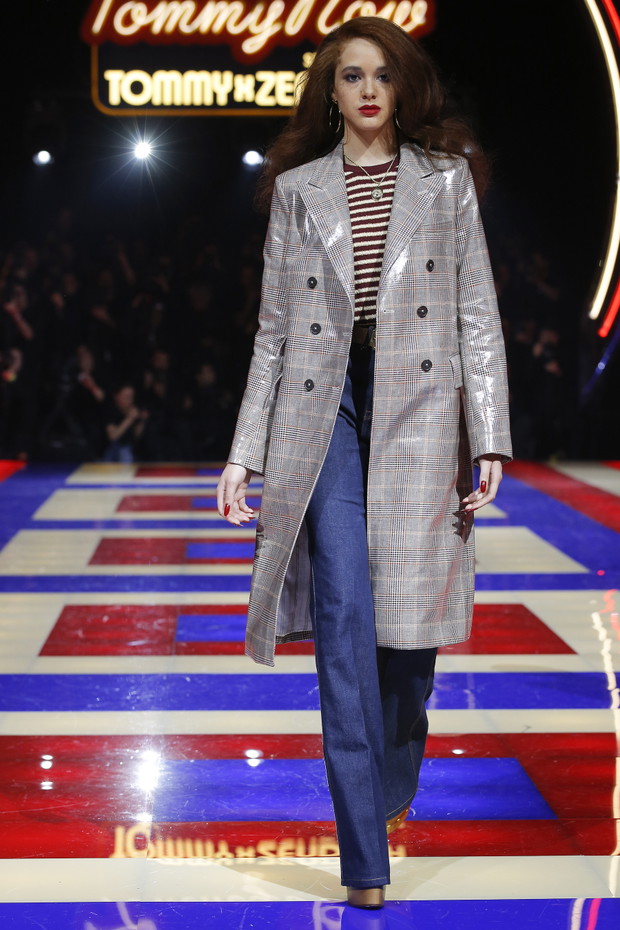 Pokaz kolekcji TommyxZendaya w ramach projektu TOMMYNOW w Paryżu
