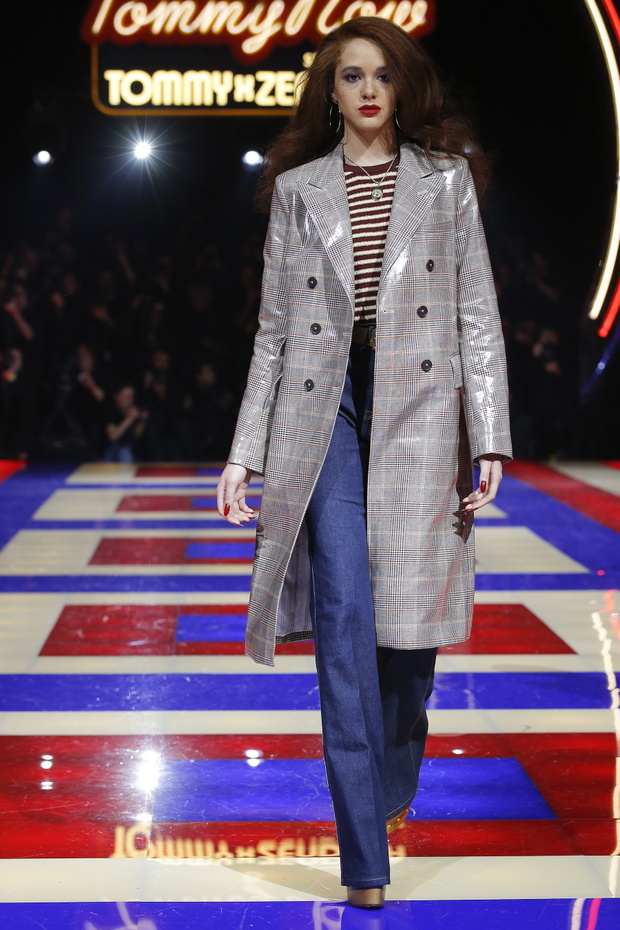 Pokaz kolekcji TommyxZendaya w ramach projektu TOMMYNOW w Paryżu