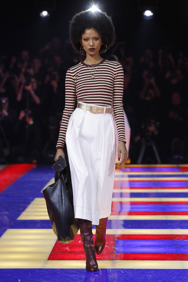Pokaz kolekcji TommyxZendaya w ramach projektu TOMMYNOW w Paryżu