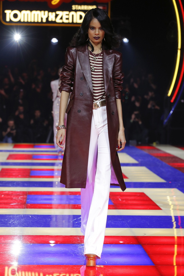 Pokaz kolekcji TommyxZendaya w ramach projektu TOMMYNOW w Paryżu