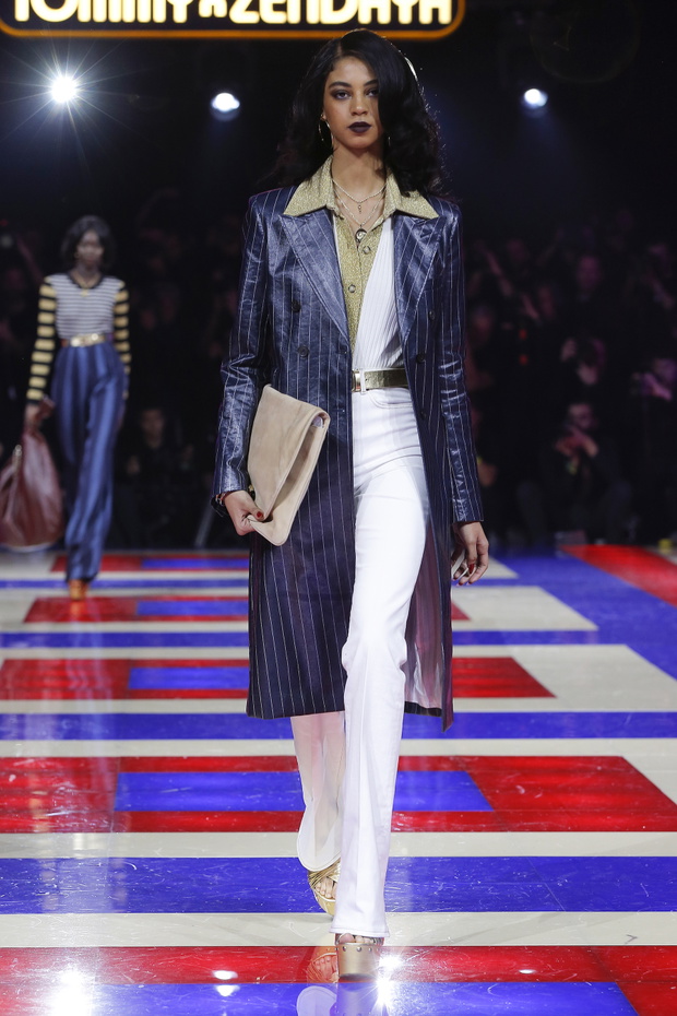Pokaz kolekcji TommyxZendaya w ramach projektu TOMMYNOW w Paryżu