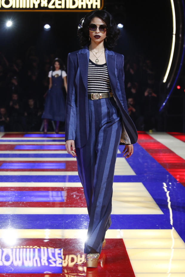 Pokaz kolekcji TommyxZendaya w ramach projektu TOMMYNOW w Paryżu
