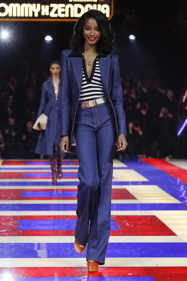 Pokaz kolekcji TommyxZendaya w ramach projektu TOMMYNOW w Paryżu