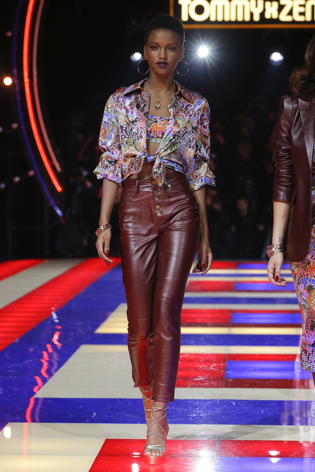 Pokaz kolekcji TommyxZendaya w ramach projektu TOMMYNOW w Paryżu