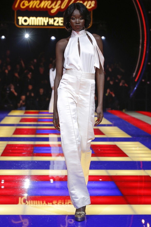 Pokaz kolekcji TommyxZendaya w ramach projektu TOMMYNOW w Paryżu
