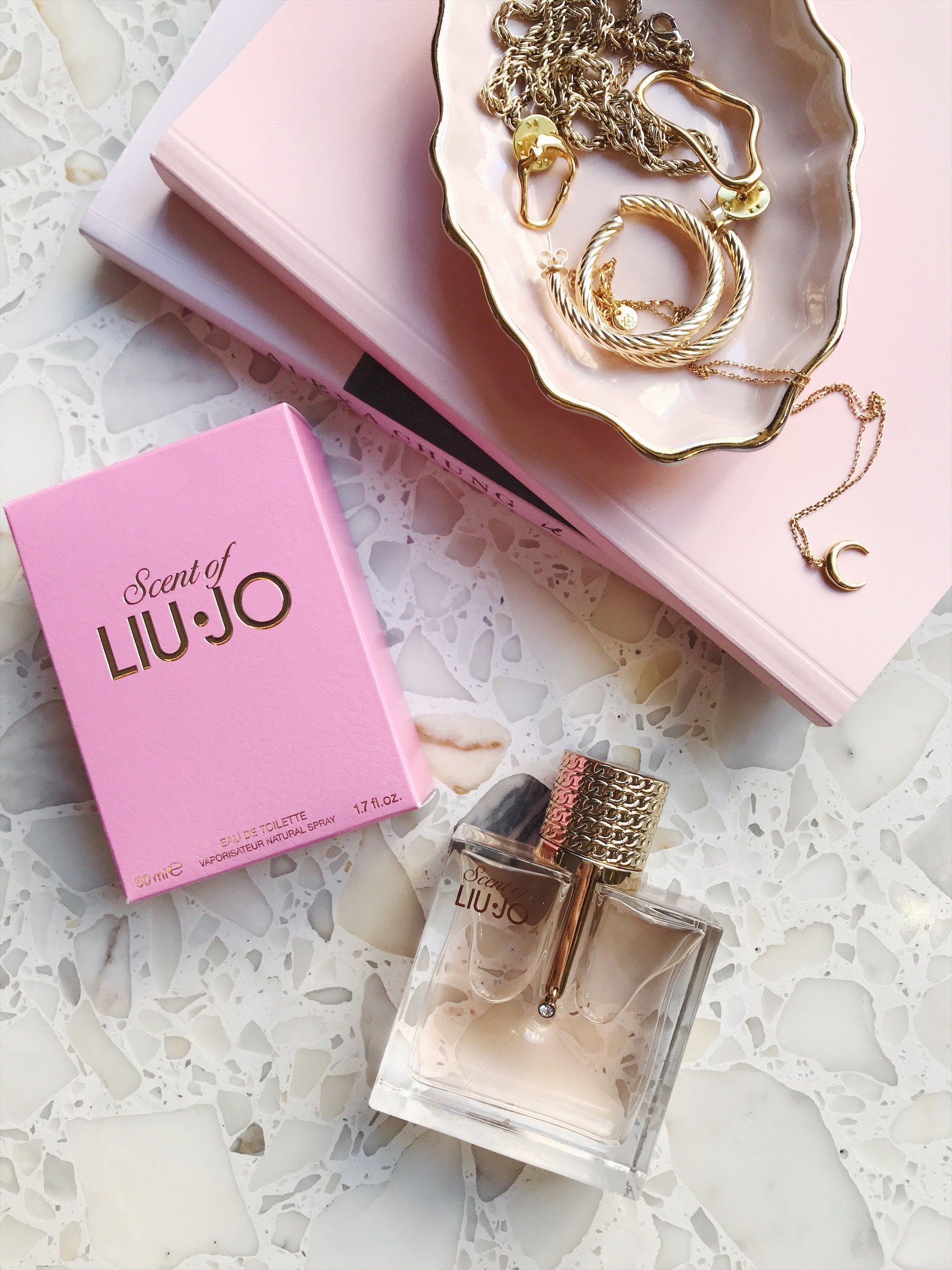 Zapach Scent of LIU JO jest obecnie przeceniony w drogeriach Rossmann!