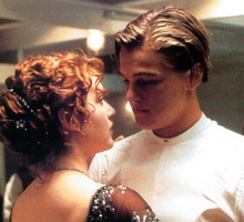 „Titanic” miał zakończyć się inaczej! Ujawniono wyciętą scenę finałową kultowego filmu!