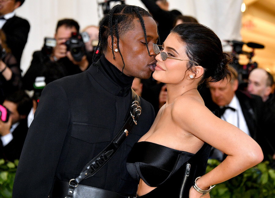 Kylie Jenner uczciła urodziny Travisa Scotta w nietypowy sposób. Na taki pomysł mogła wpaść tylko ona!