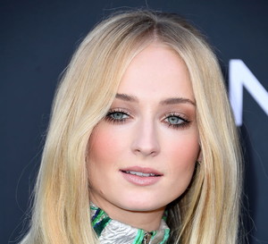 Kolejne szczere wyznanie Sophie Turner. Gwiazda „Gry o Tron” zdradziła, że kazano jej schudnąć do roli Sansy Stark
