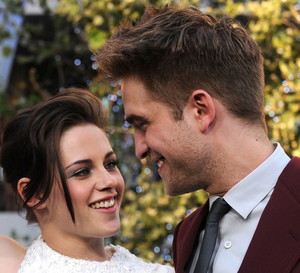 Robert Pattinson wyznał, jakie relacje łączą go z Kristen Stewart