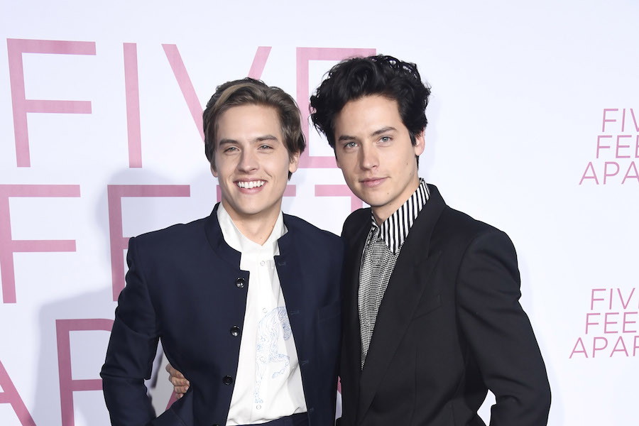 Dylan i Cole Sprouse wyglądają identycznie jak ich tata w młodości! Zobaczcie zdjęcie
