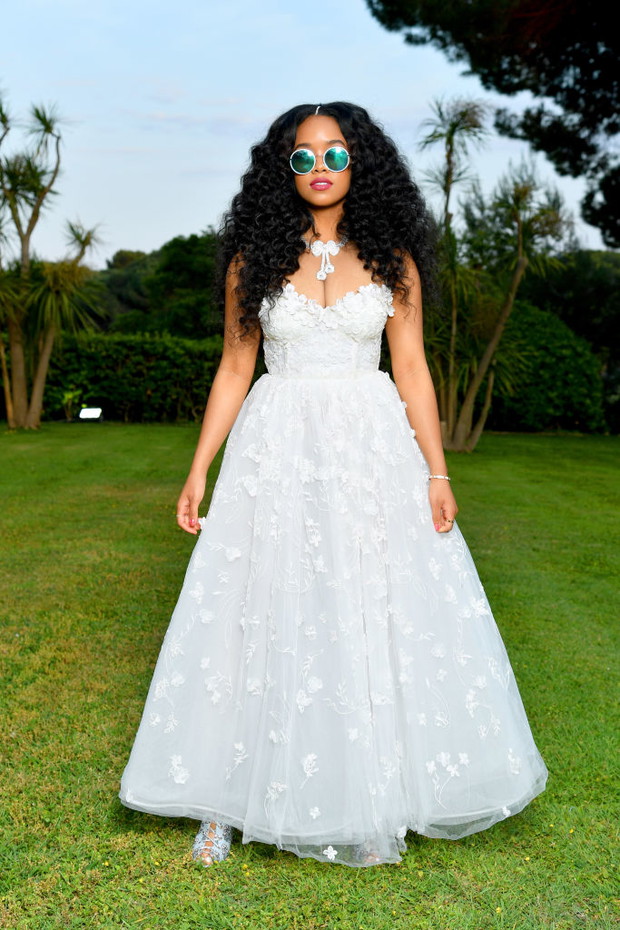 H.E.R (Gabriella Wilson) w sukience Giambattista Valli x H&M