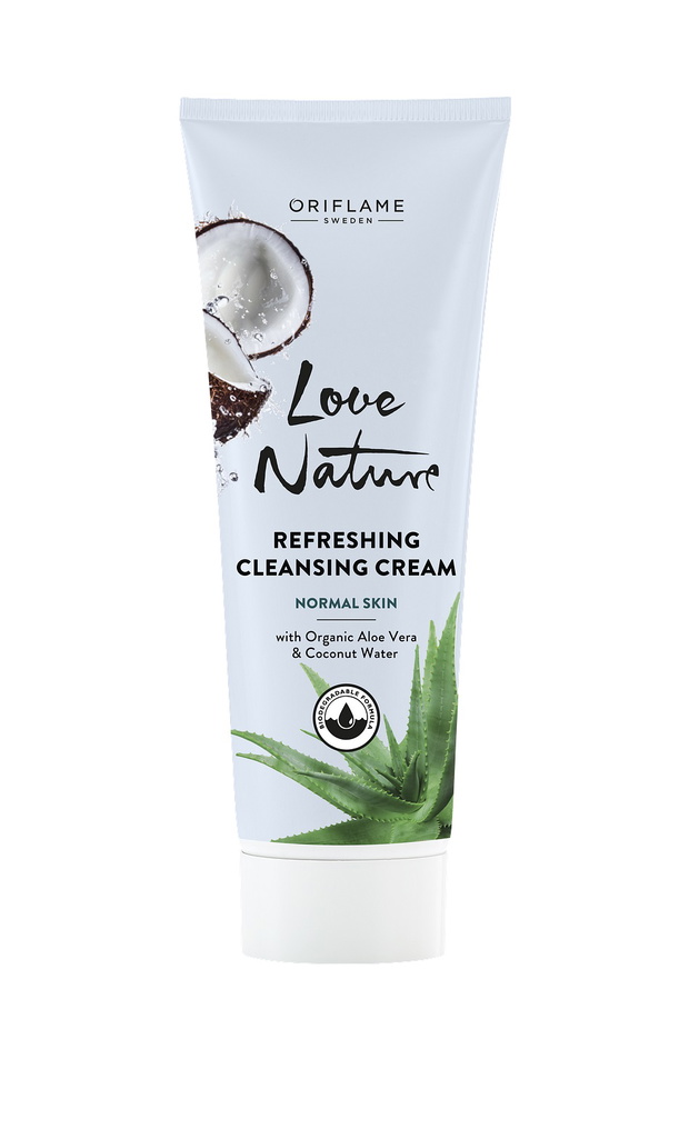Odświeżająca maseczka i scrub 2 w 1 Love Nature z organicznym aloesem i wodą kokosową, 14,99 zł
