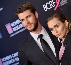 Miley Cyrus przyleci do Polski w towarzystwie Liama Hemswortha! Para zatrzyma się w najdroższym hotelu w Warszawie