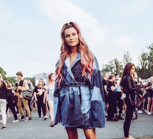 Moda uliczna Orange Warsaw Festival 2019 dzień 2. - Karolina Gilon