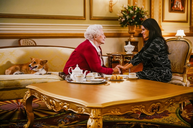 Filmowa Meghan Markle w towarzystwie królowej Elżbiety II