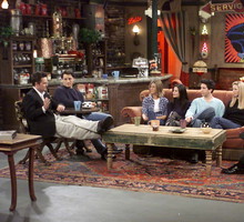 Primark stworzył kawiarnię inspirowaną serialem „Przyjaciele” - wygląda tak samo, jak oryginalny Central Perk!